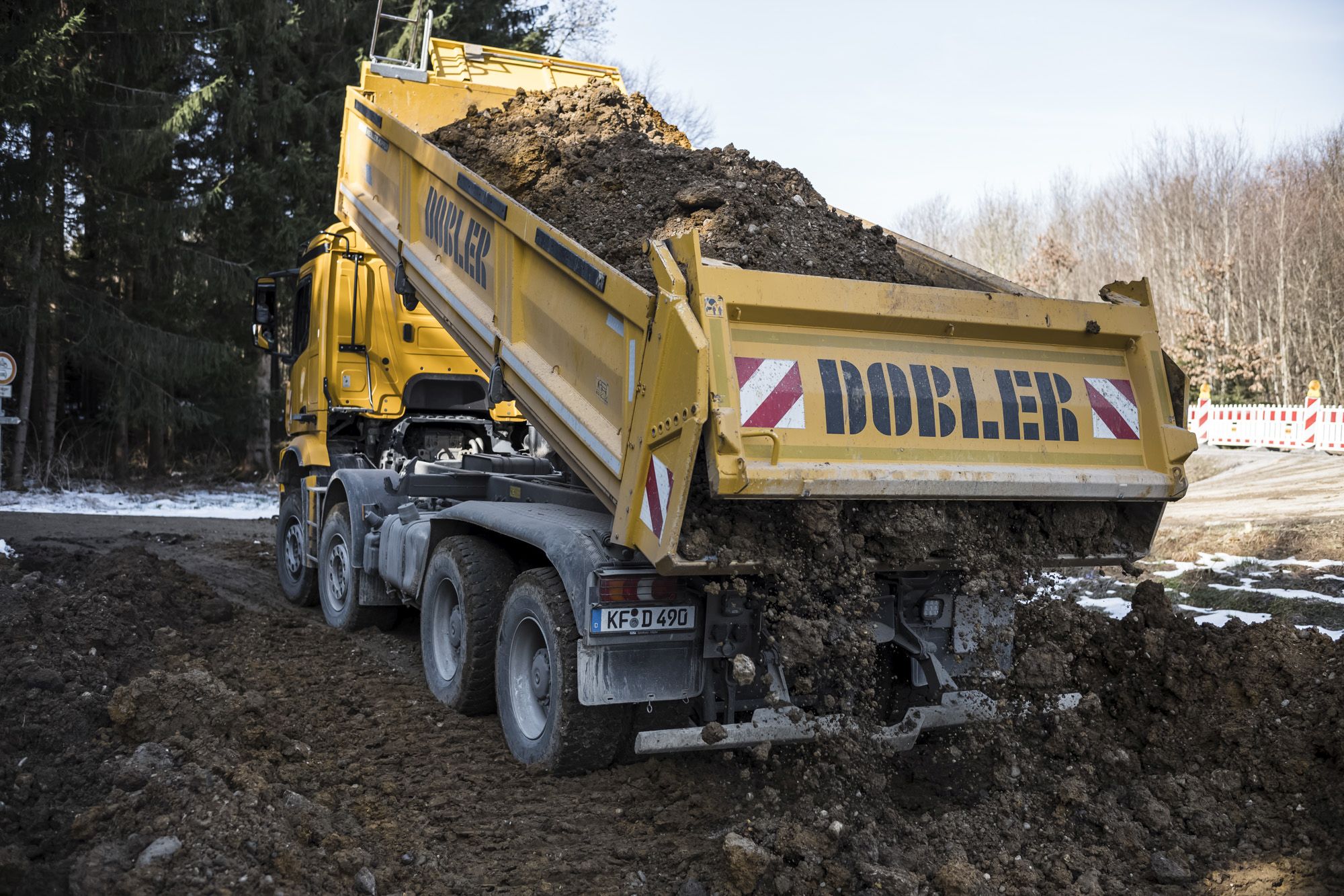 Foto LKW-Fahrer 4-Achser SchüttgüterMU270169