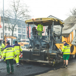 Asphaltbau Teermaschine Dobler Bau